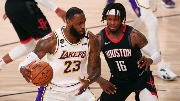 lebron-james-lakers-rockets 10.59.11 PM